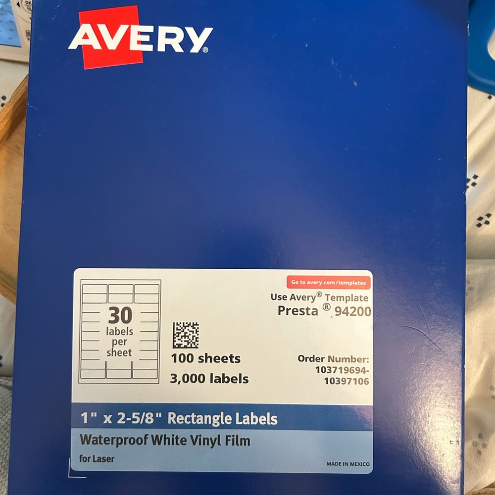 Avery Blue and White Rectangle Labels